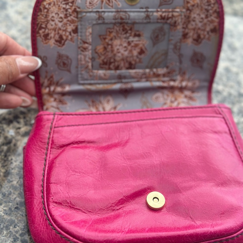 Stylish Hobo Pink Leather Crossbody Bag - Picture 4 of 10